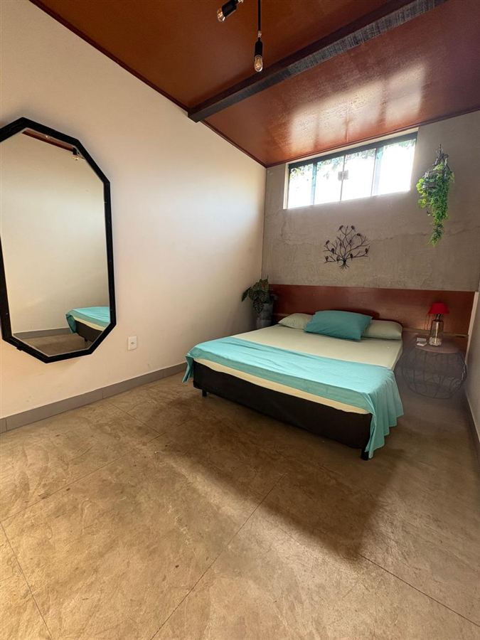 Privado económico del Massambaba Hostel — cama doble con armario